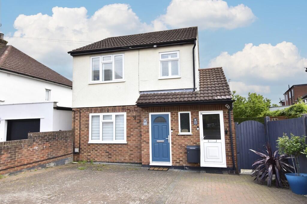 1-bed flat on Cherry Tree Road, Watford, £250,000