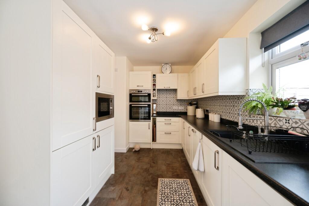 House in Havant, Hampshire - View 5