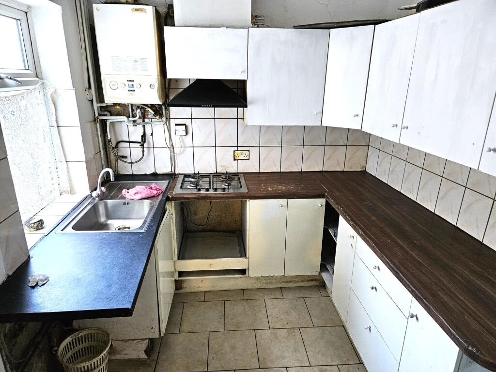 Ollier Avenue, Manchester, M12 photo 4