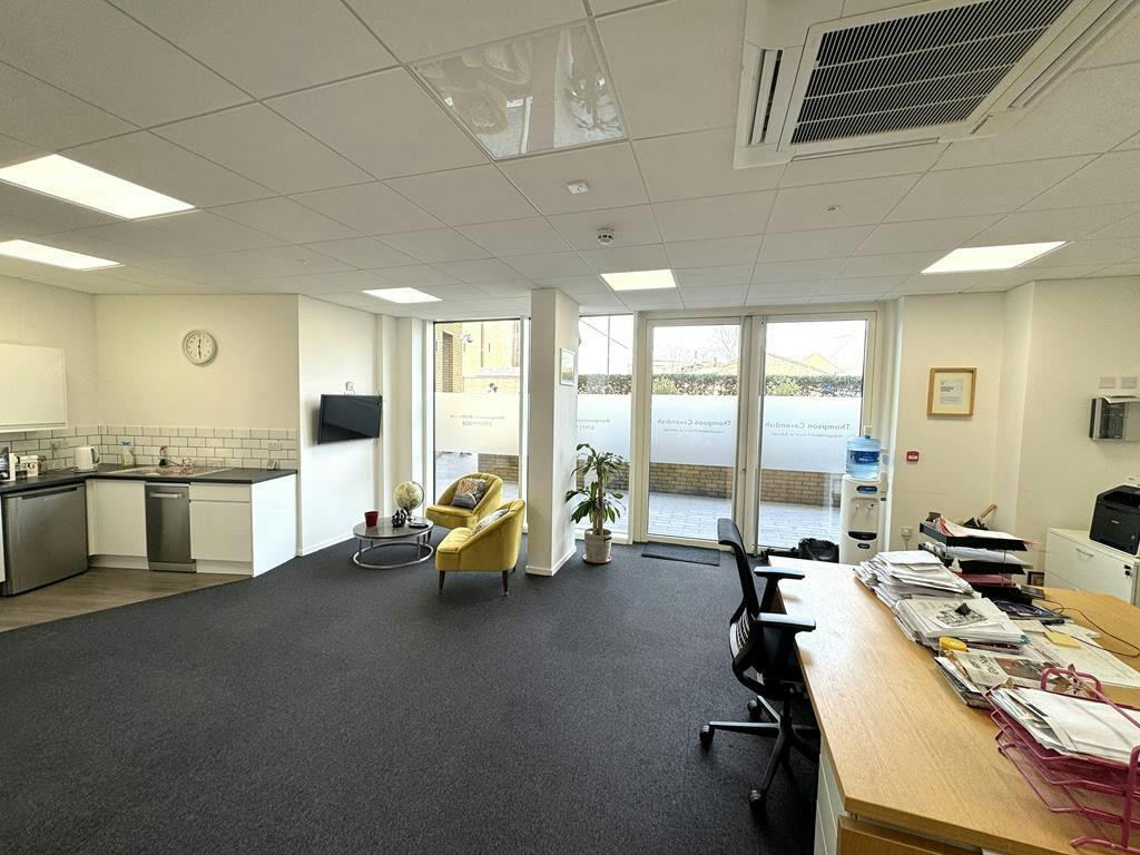 Kew Bridge Unit 2 Brentford 6.jpg