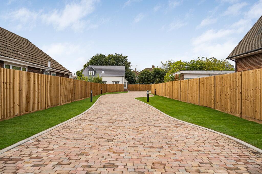 House in Luton - View 5