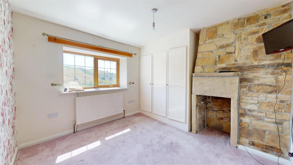 House in Calderdale, Harper Bower - View 5