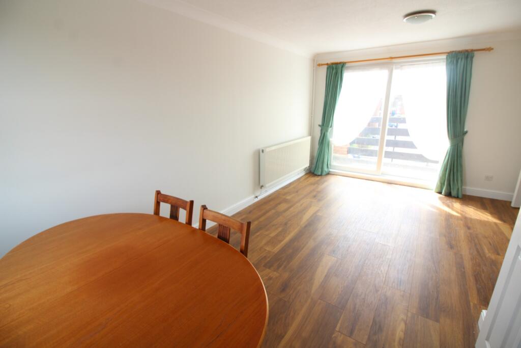 Apartment in Gravesham, Gravesend - View 5