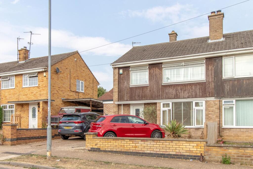 Main image of property: 11 Park Rd, Burton Latimer