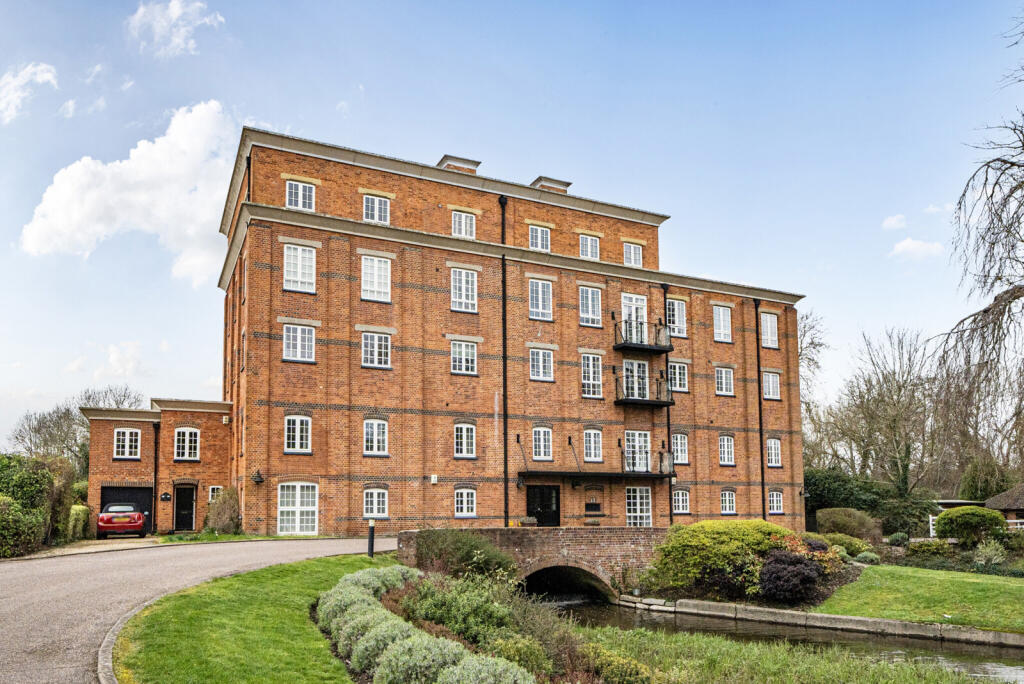 Main image of property: Dewe Lane, Burghfield, Reading, Berkshire, RG30