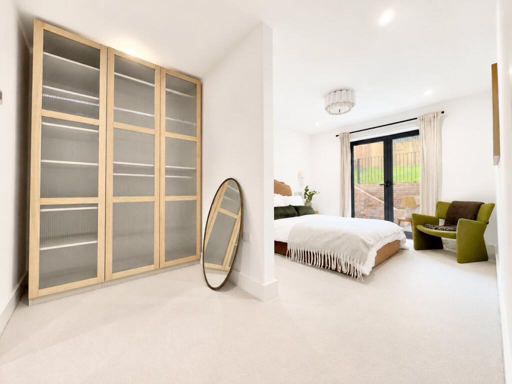 Apartment in Chester - More