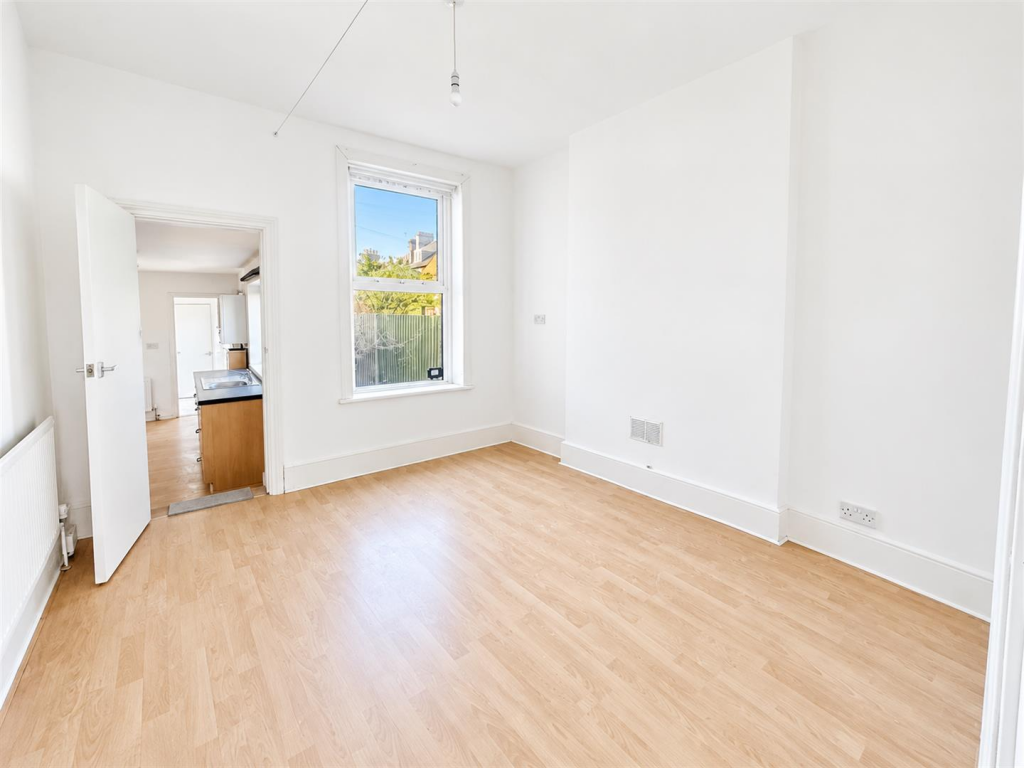 Apartment in Herne Bay, Kent - View 5