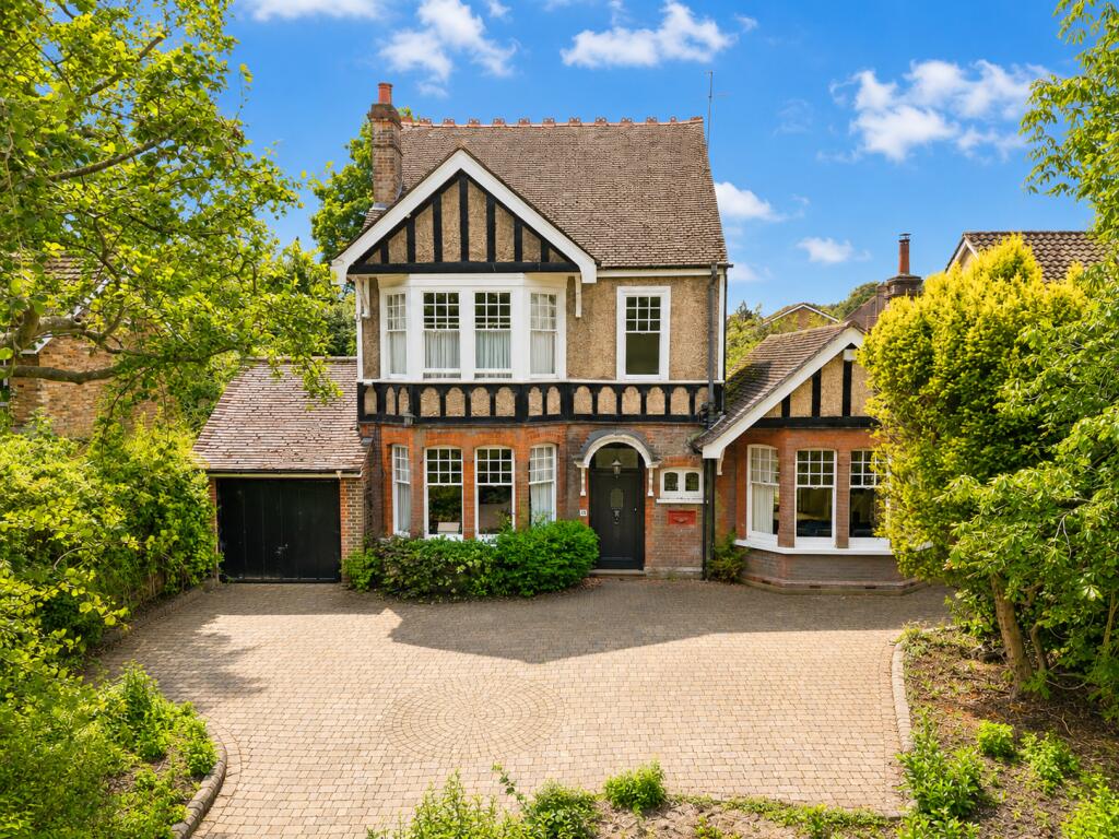 Main image of property: Moreton Avenue, Harpenden, Hertfordshire, AL5