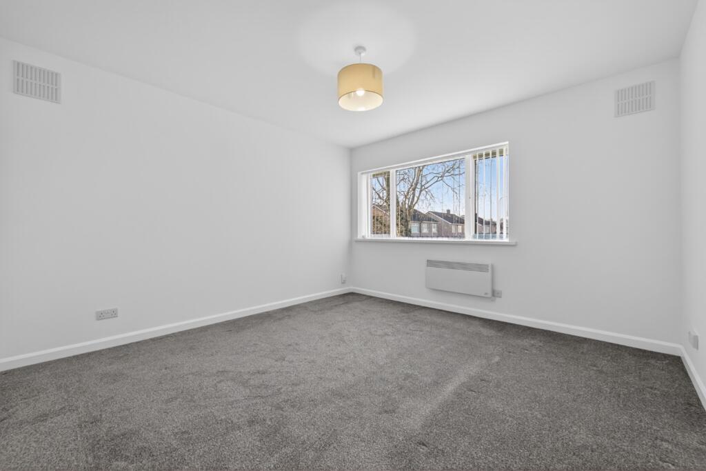 Apartment in Cardiff, Rumney - View 4