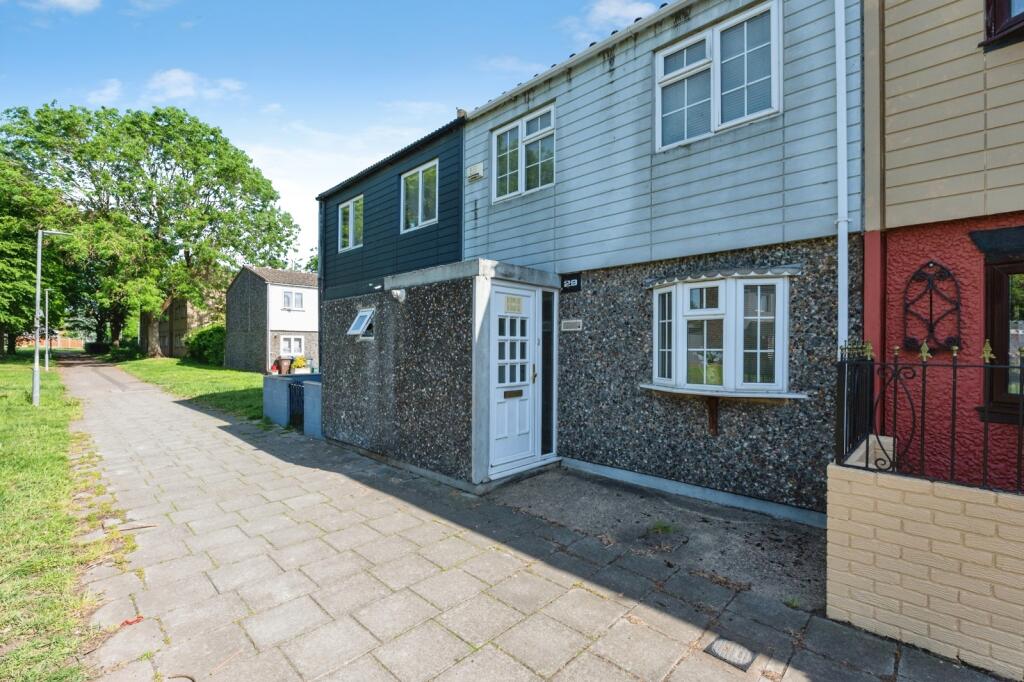 Main image of property: Viola Close, South Ockendon, Essex, RM15