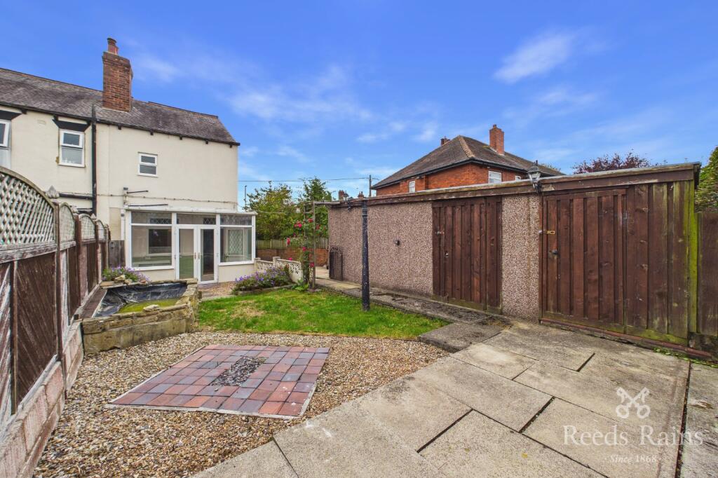 House in Wakefield, Lee Moor - More