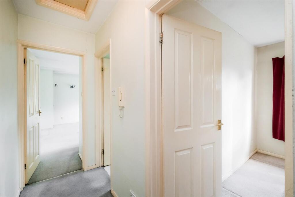 Apartment in London, Walthamstow Village, Leyton - View 3