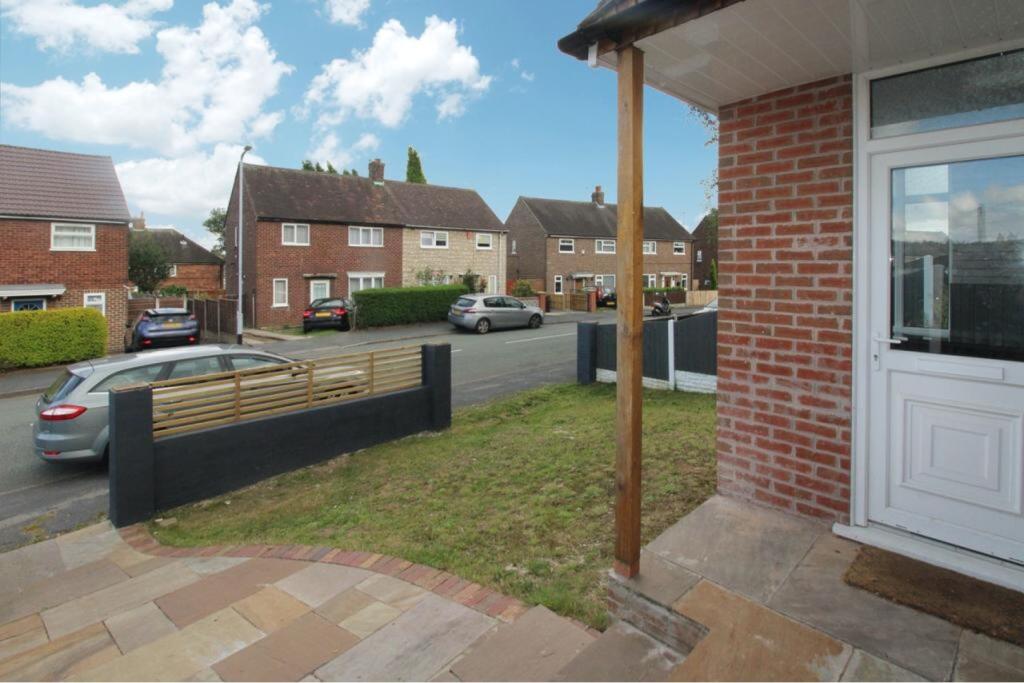 House in Stoke-on-Trent - View 4
