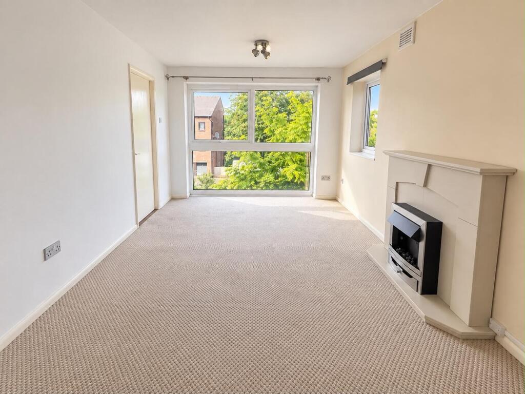 Apartment in Macclesfield, Cheshire East - View 4