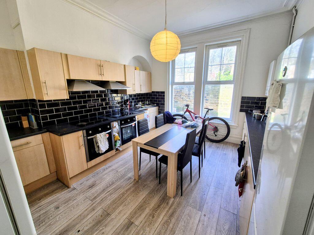 Regent Park Terrace, Leeds photo 3