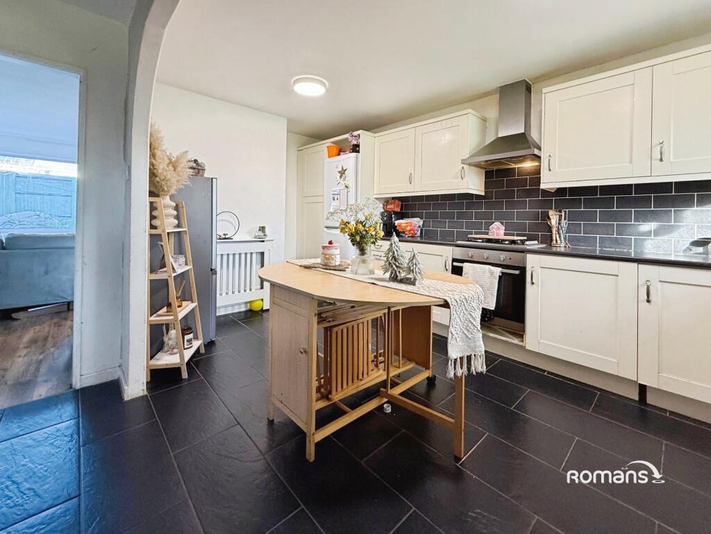 House in Basingstoke and Deane, Tadley - View 4