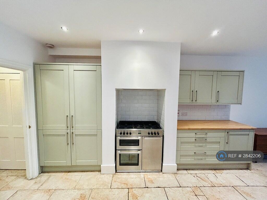 1 bedroom house share for rent