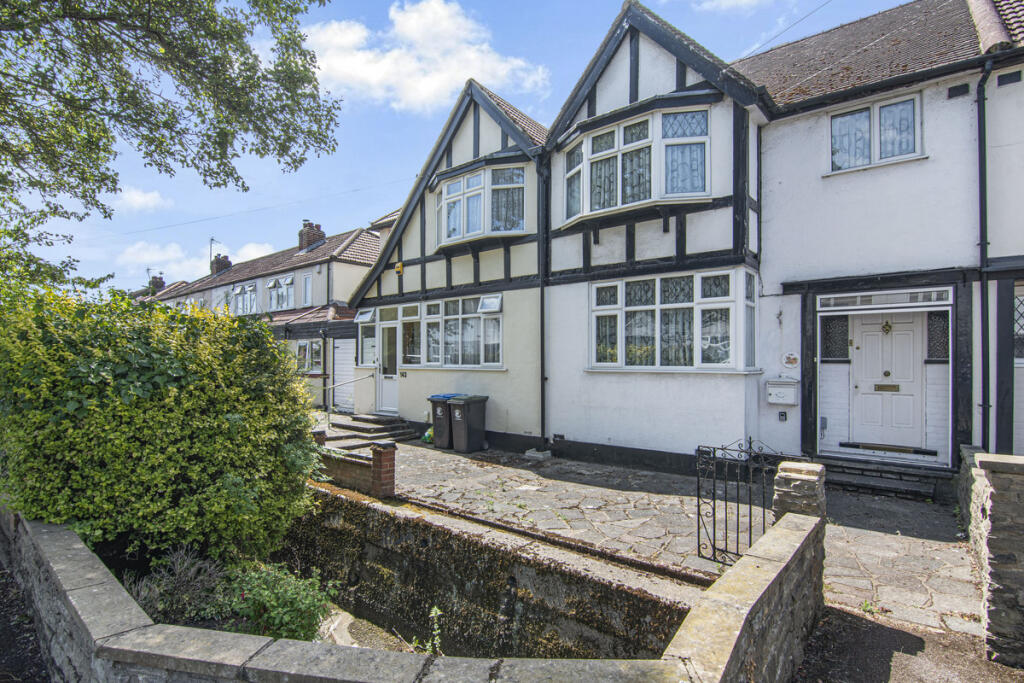 Main image of property: Roding Road, Loughton, IG10