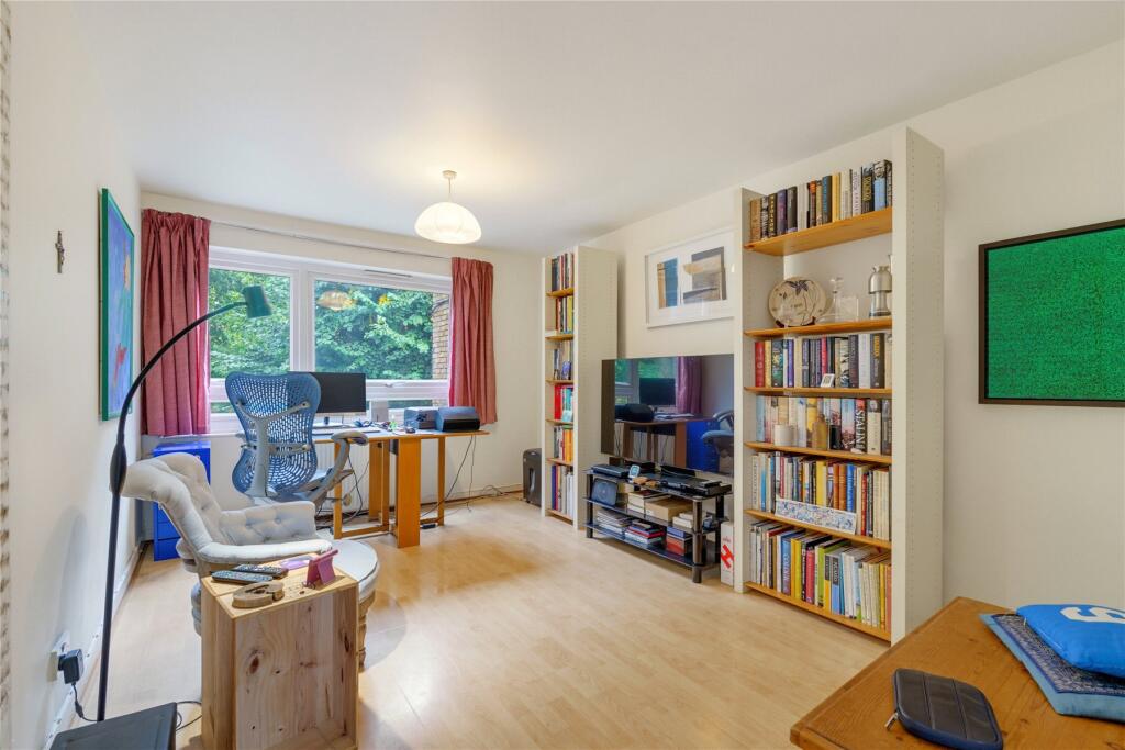 Apartment in London - View 5