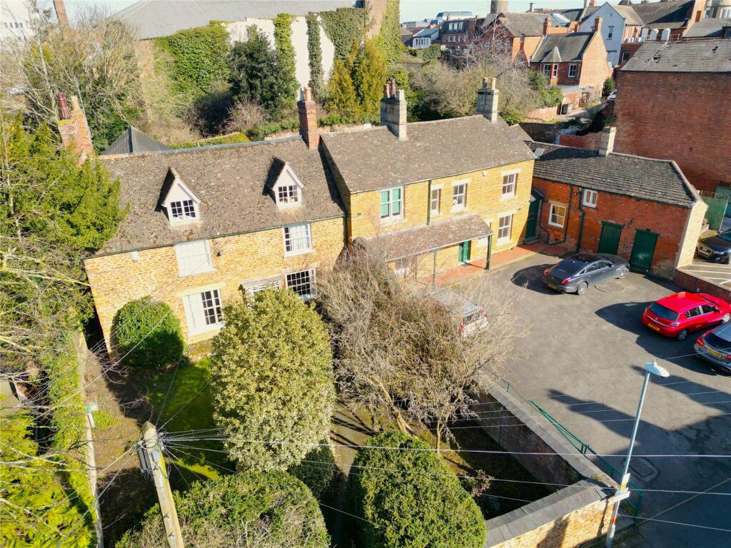 7-bed detached on West Street, Kettering, Northamptonshire, NN16, £550,000