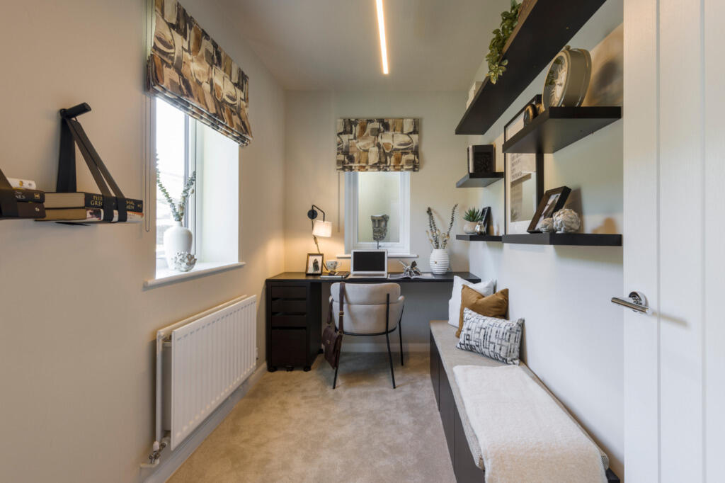 Brox Road, Ottershaw, Surrey, KT160LQ - View 6