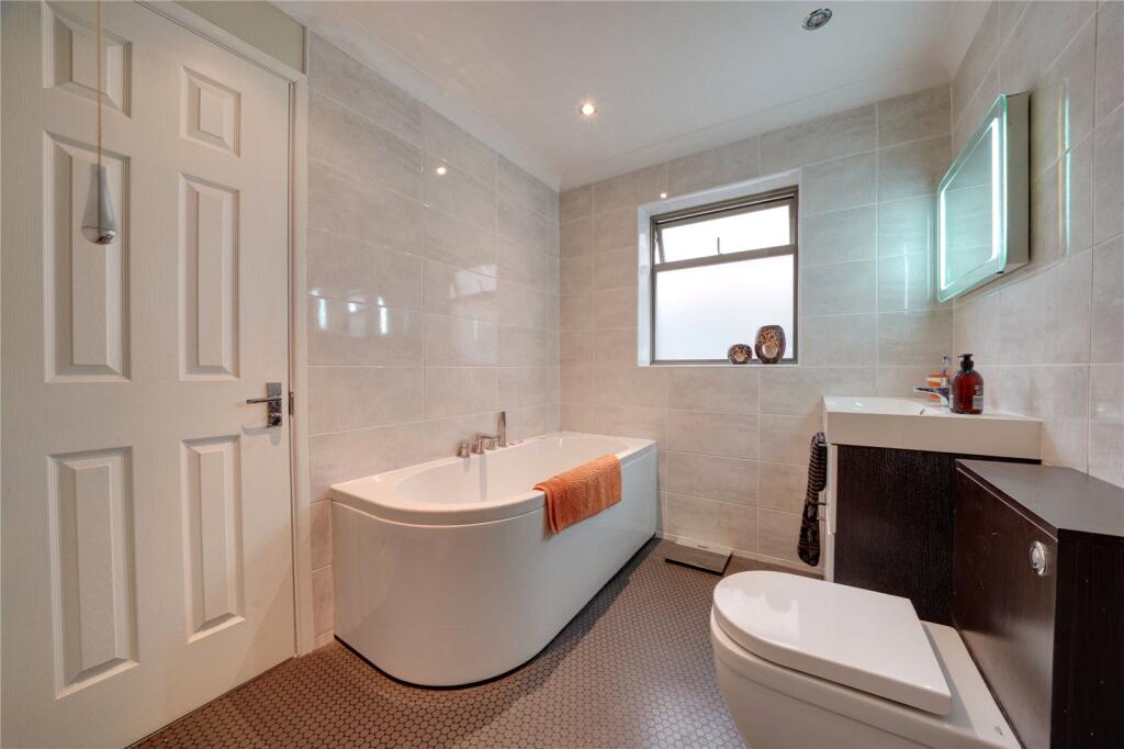 House in Bury St Edmunds, Mildenhall - More