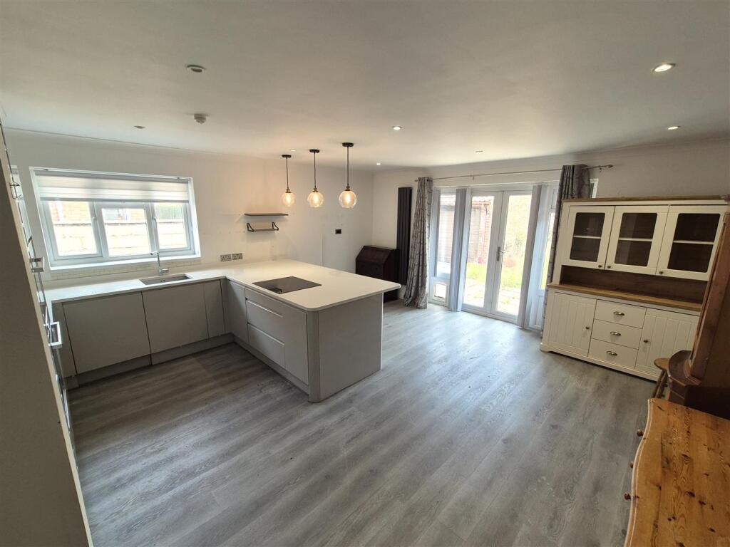 House in Poole, Alderney - View 3