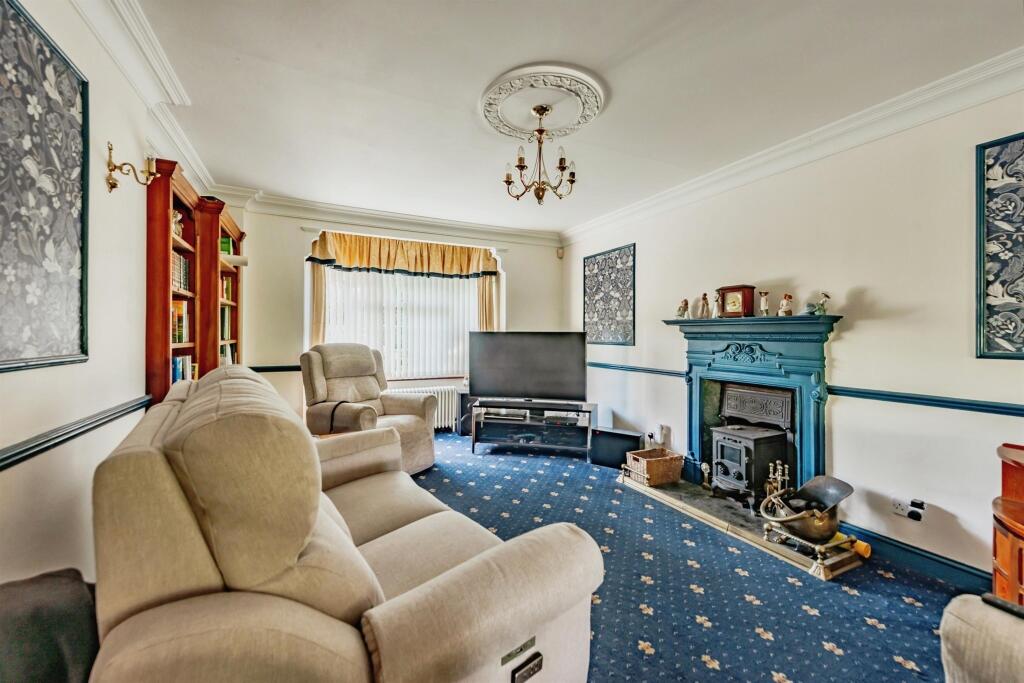 House in Redhill - View 5