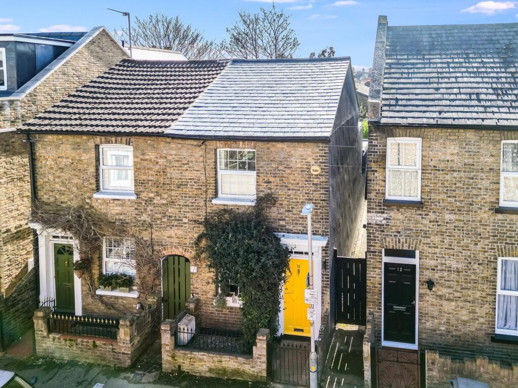 Main image of property: Hall Street, Chelmsford, CM2