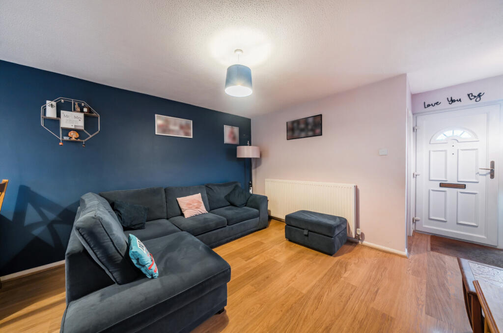 Wheatstone Close, Northway, Tewkesbury photo 2