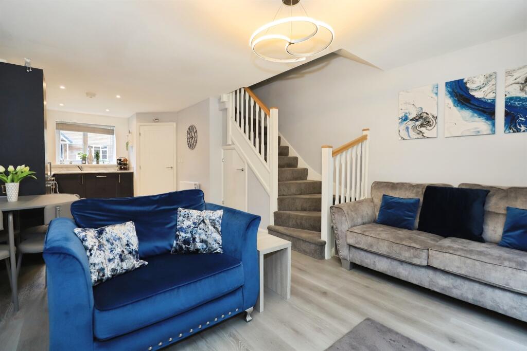 Red Oak Drive, Lea Castle, KIDDERMINSTER photo 3