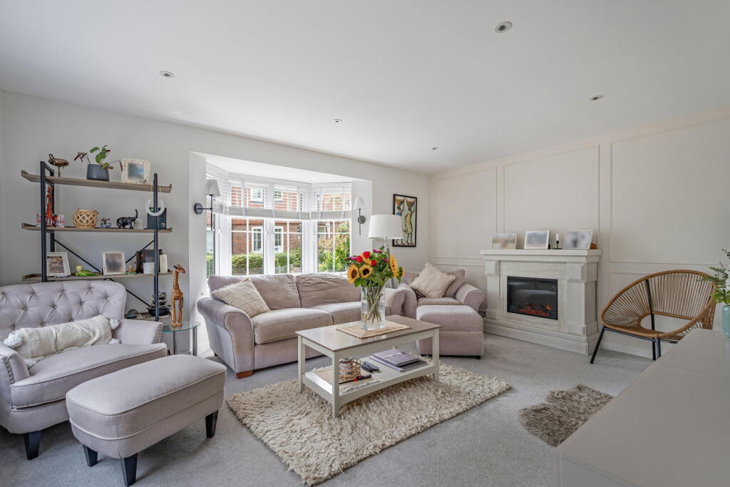 House in Guildford - View 2