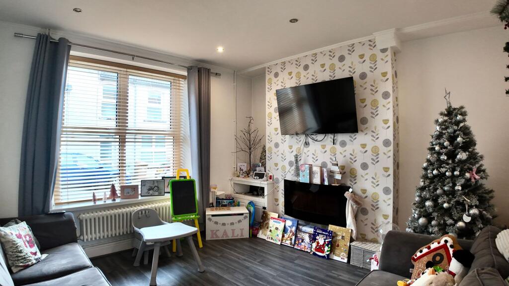 Edmund Street, Pontlottyn, CF81 photo 2