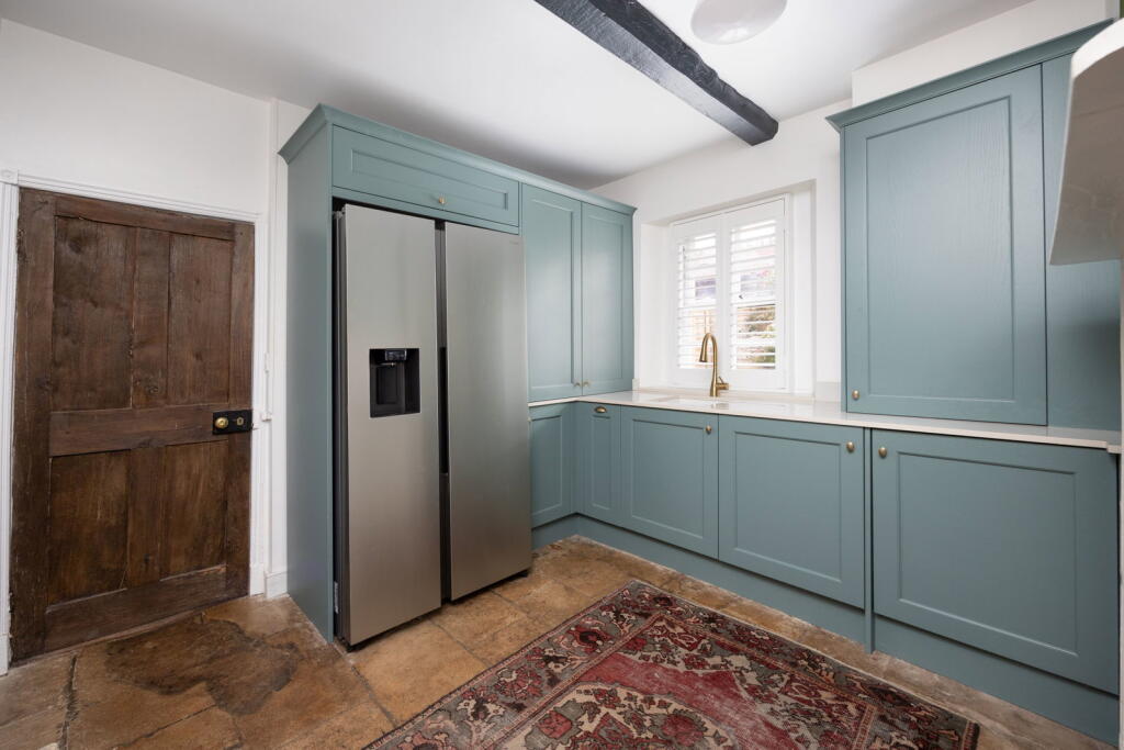 Marshfield Road, Chippenham, Wiltshire, SN15 1JX photo 4
