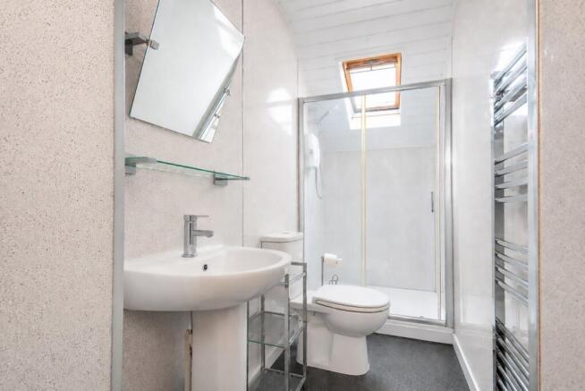 En-Suite Shower Room - Bed 9