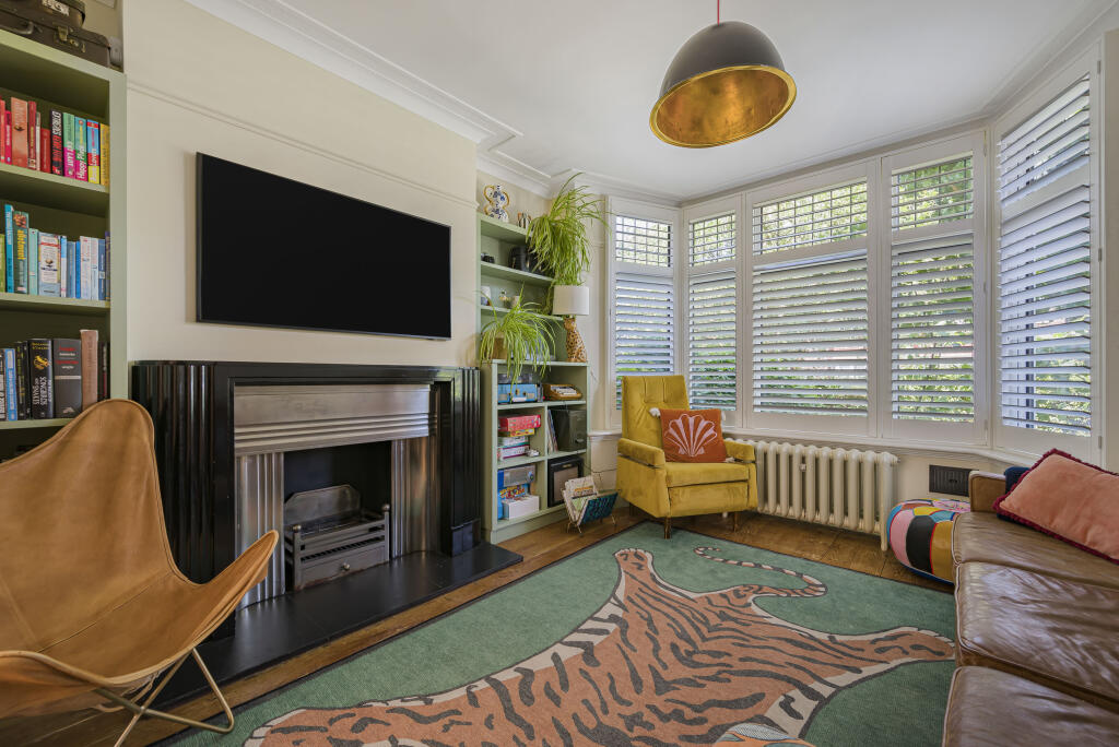 Bushmoor Crescent, London photo 4