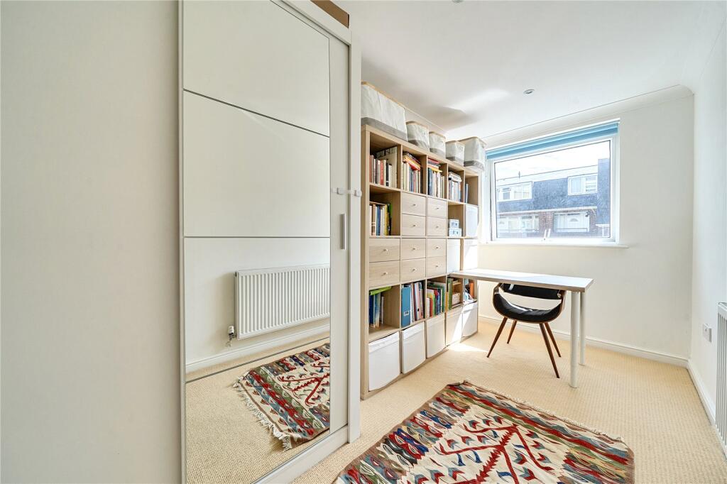 Apartment in London - More
