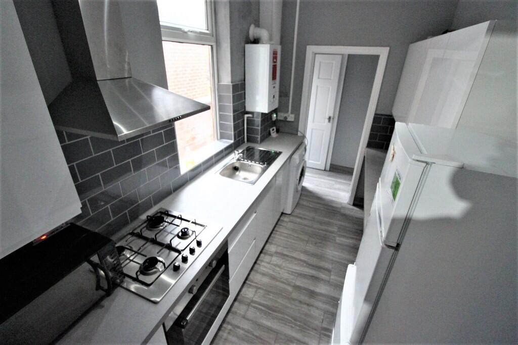 1 bedroom house share for rent