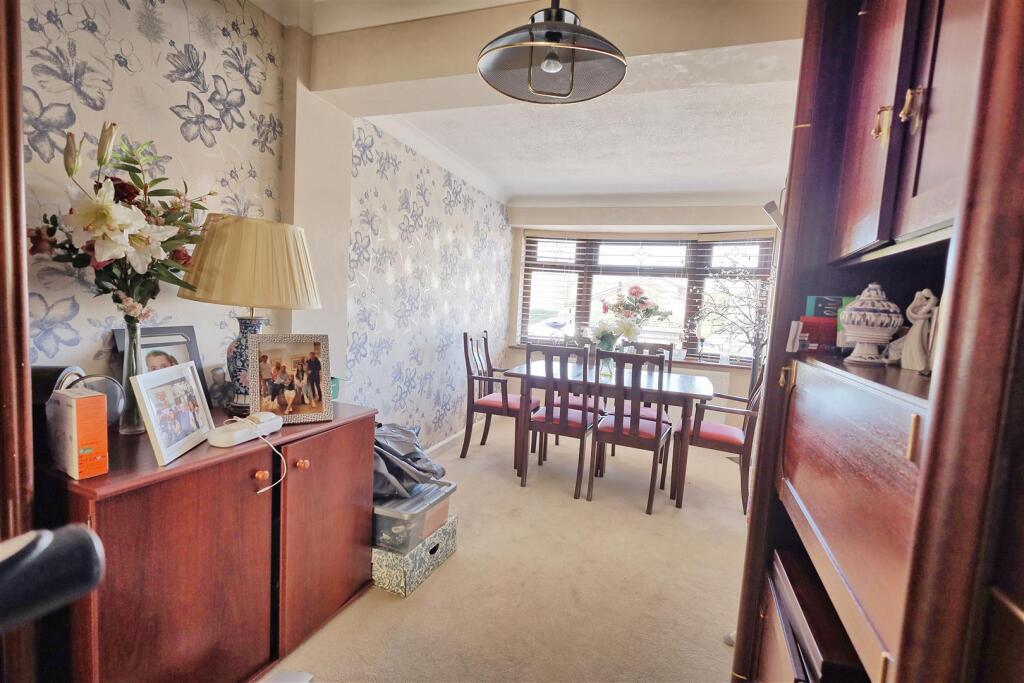 House in East Hertfordshire, Kings Hill, Ware - View 5