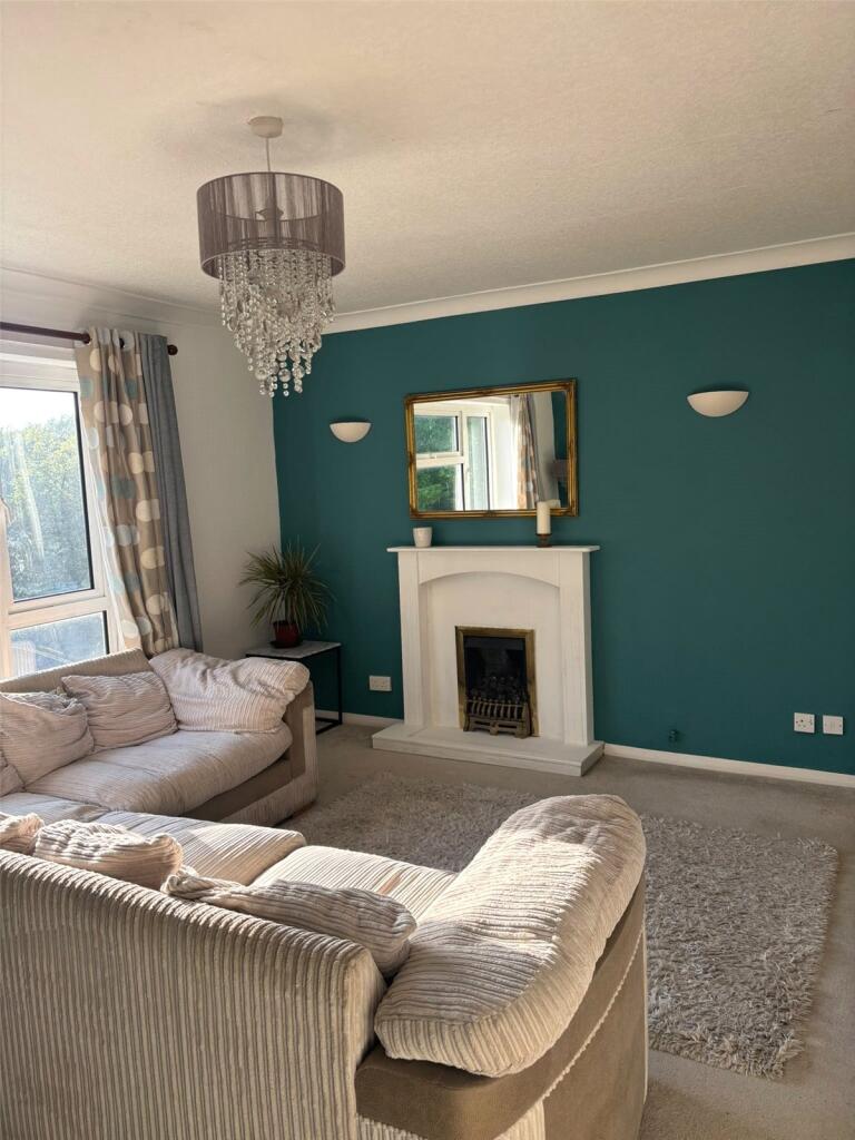 Torrington Drive, Thingwall, Wirral, CH61 photo 4