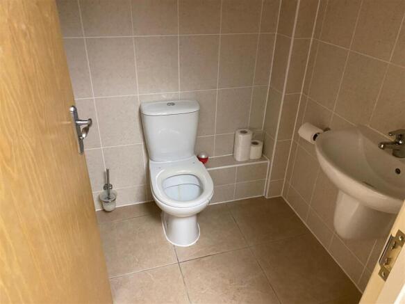 toilet.jpg