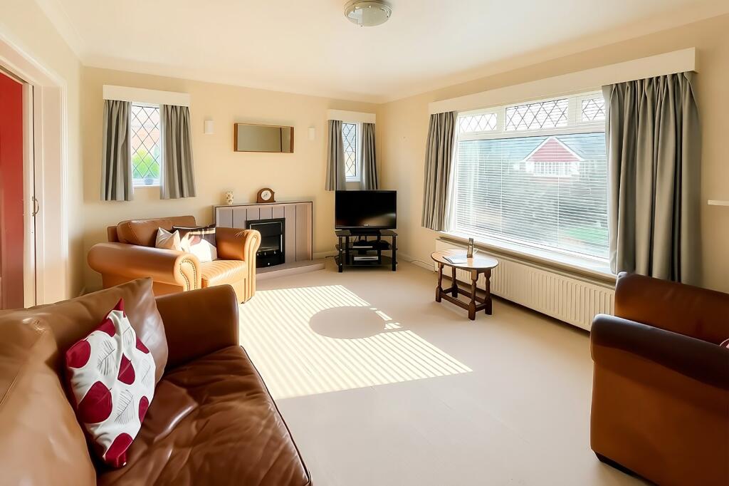 Bay Trees Close, East Preston, Littlehampton, West Sussex photo 3