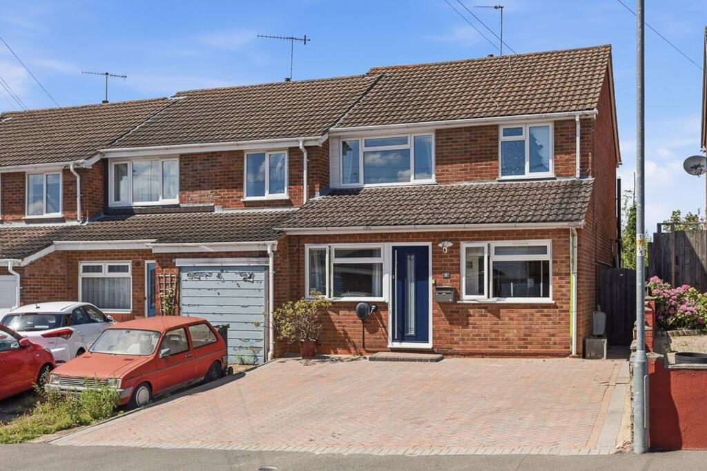 3-bed terraced on Kipling Close, Worcester, WR3, £325,000