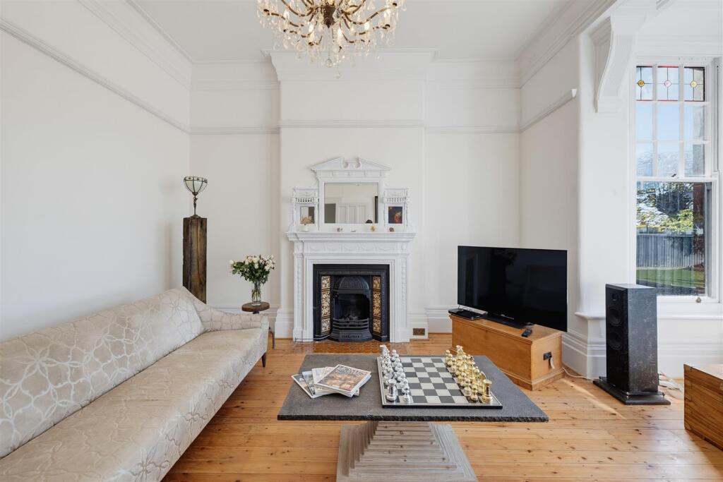 Apartment in Plymouth - View 5