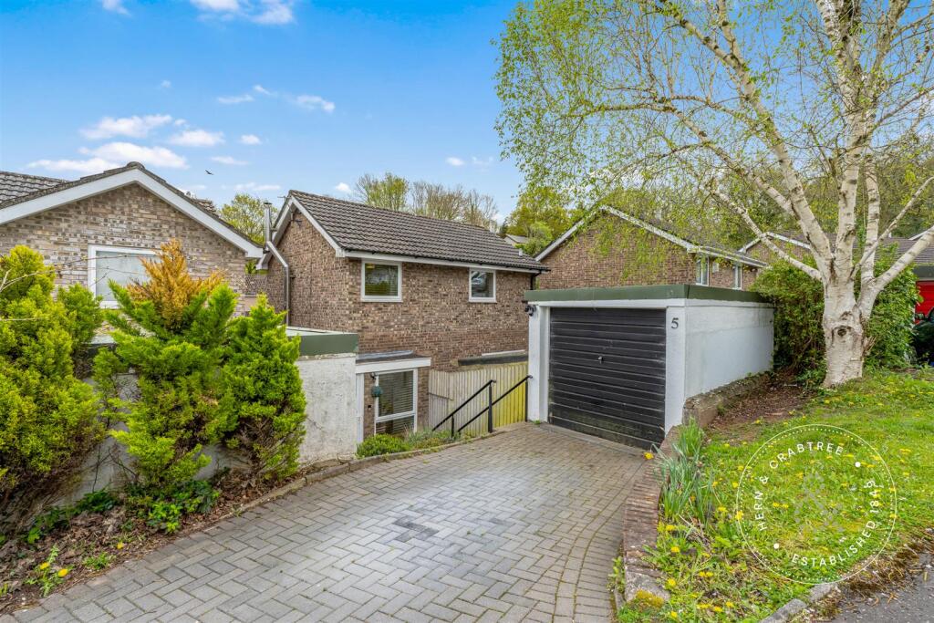 Main image of property: Hawfinch Close, Cardiff