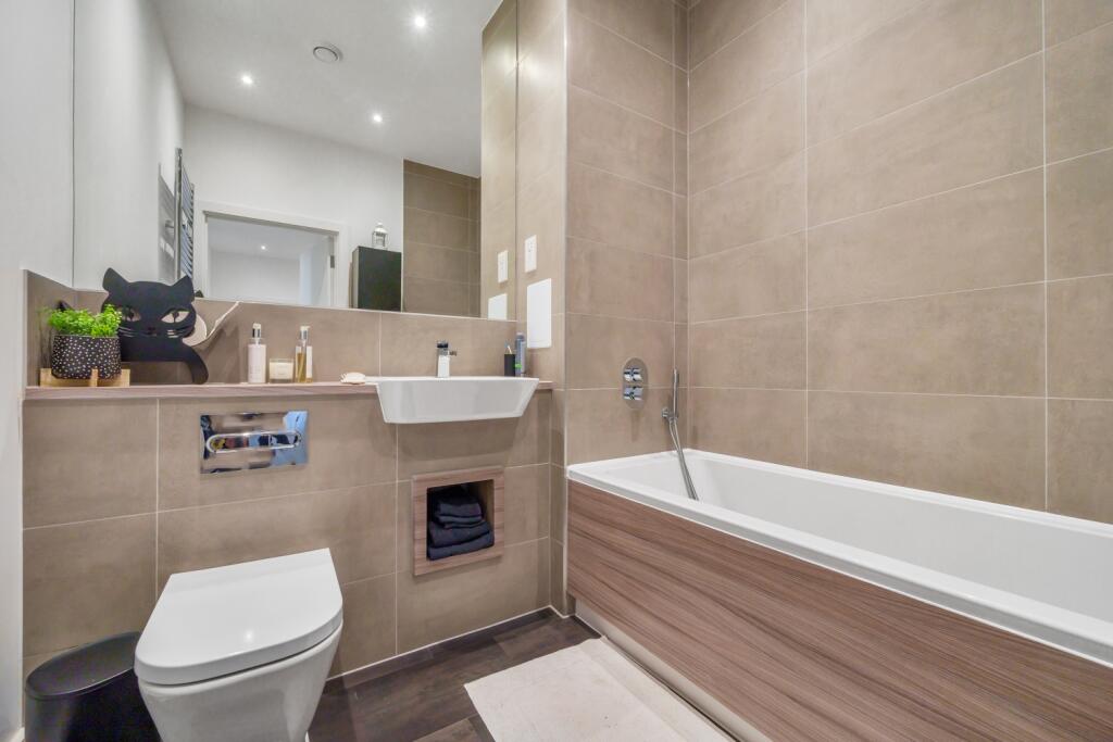 Apartment in Rochester - More