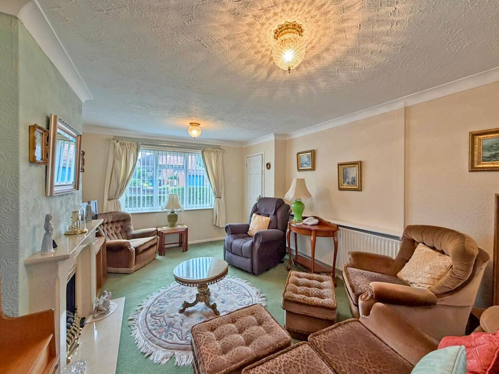 Van Diemans Road, Wombourne, WV5 photo 4