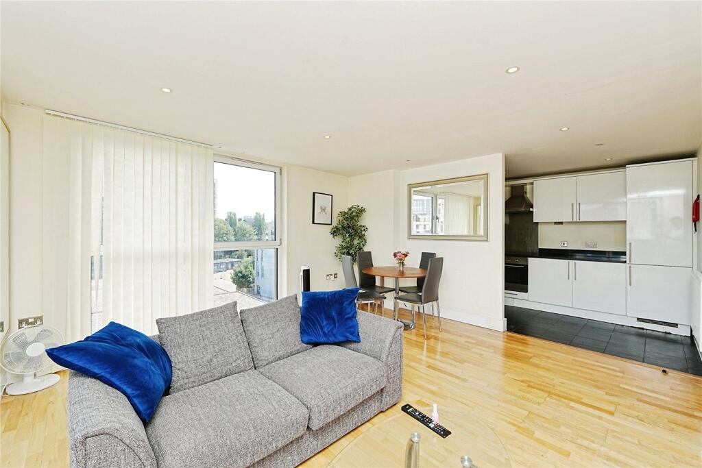 Apartment in London, Merryweather Place, Royal Borough of Greenwich - View 3