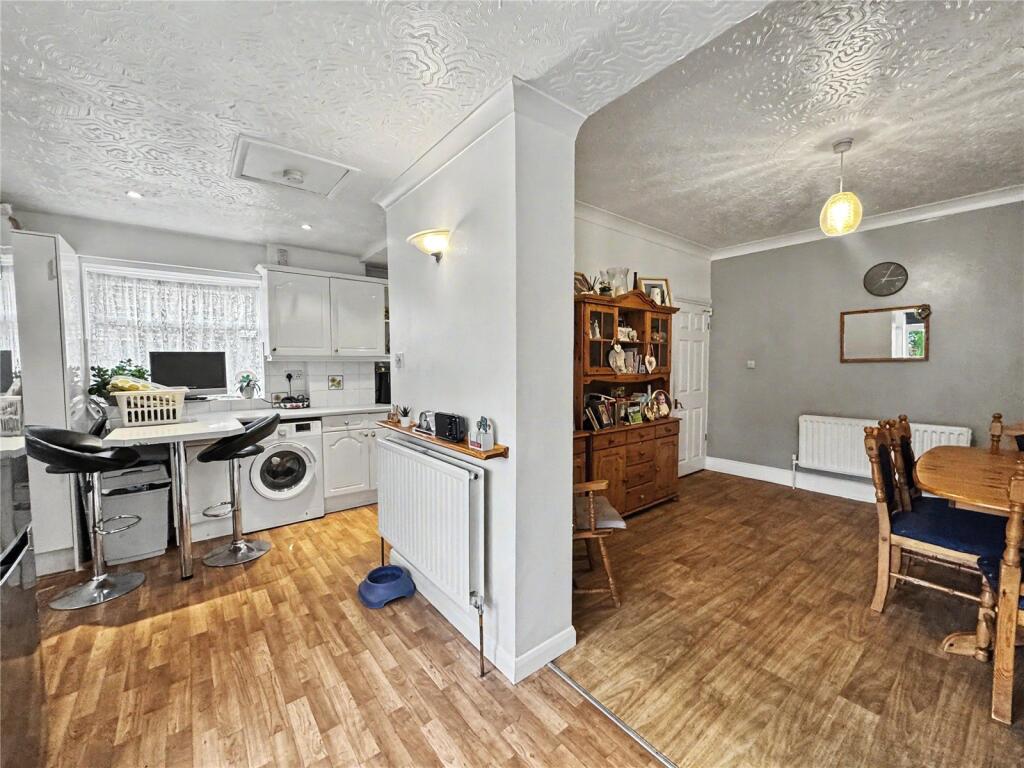House in Gillingham, Twydall - More