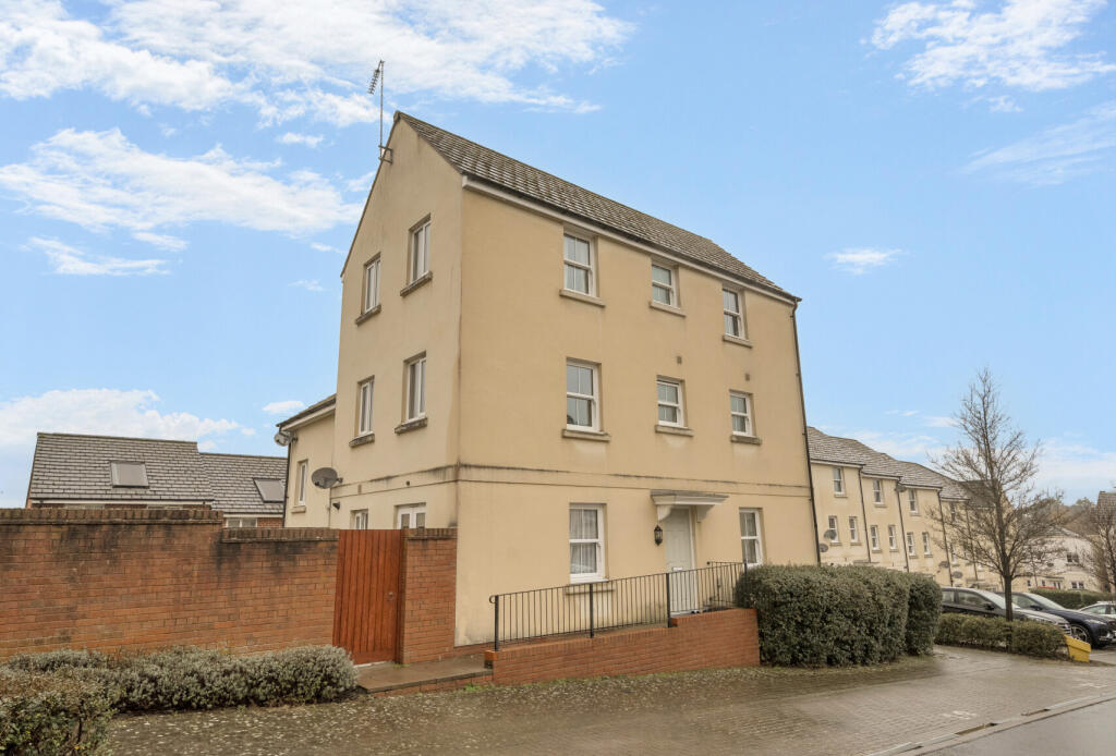 Main image of property: Alvington Drive, Cheltenham, Gloucestershire, GL52